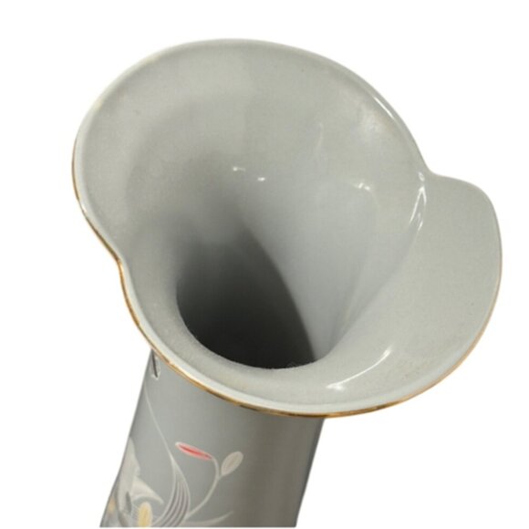 Vtg Japanese Fluted Gray Porcelain Vase with Gold Trim, Lillies and a Butterfly - Picture 6 of 8